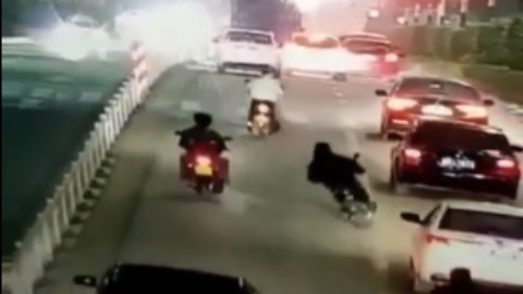 国内近期车祸合集 第二百四十五期 鬼火少年45度超车 变成了180度